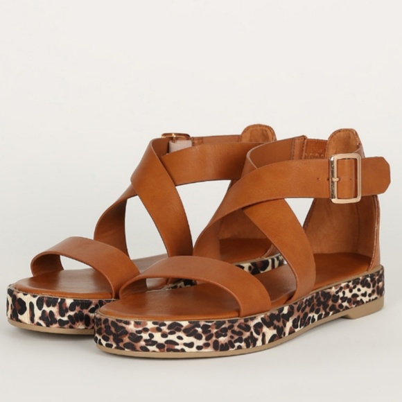 𝙇𝙖𝙨𝙩 5.5, 6, 6.5, 7, 7.5 🖤Leopard Tan Strappy Flatform - Picture 2 of 8